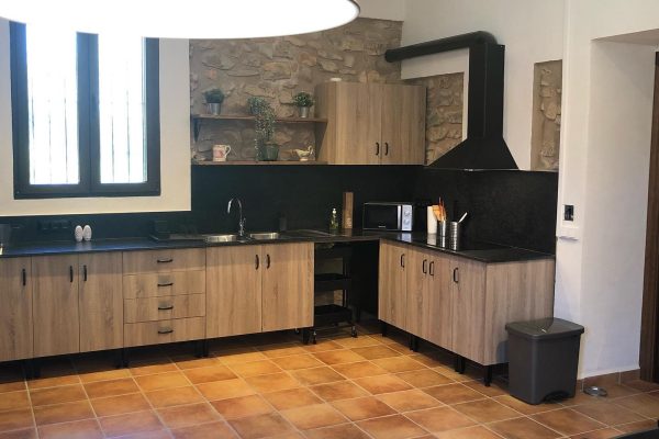 220061003_138095331779793_4249977872008781316_n